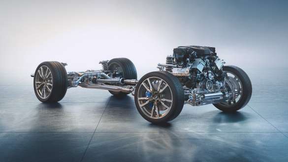BMW X6 M50i adaptyvioji M pakaba BMW X6 M50i adaptyvioji M pakaba G06
