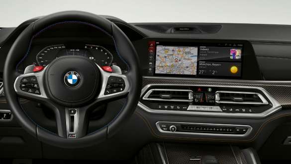 BMW X6 M su BMW <i>Live Cockpit Professional</i> (F96) BMW <i>Live Cockpit Professional</i> , BMW X6 M automobiliai (F96) 2020 SUV interjeras