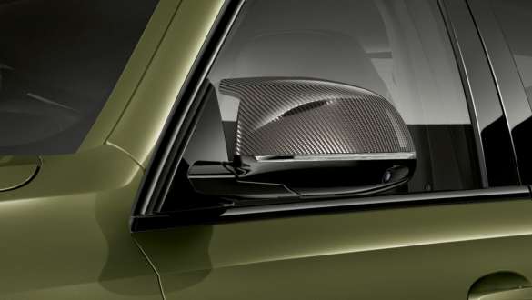 M anglies pluošto veidrodėlių korpusai, BMW X6 M Competition (F96) <i>M Carbon</i> anglies pluošto veidrodėlių korpusai, BMW X6 M Competition (F96) 2020 SUV BMW <i>Individual</i> išskirtinės žalios metalizuotos <i>Urban Green</i> spalvos, eksterjeras