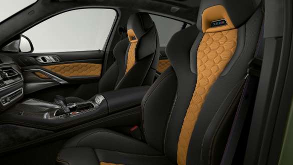 M daugiafunkcės sėdynės BMW X6 M Competition (F96) modelyje <i>Merino</i> odos M daugiafunkcės sėdynės, BMW X6 M Competition automobiliai (F96) 2020 SUV interjeras
