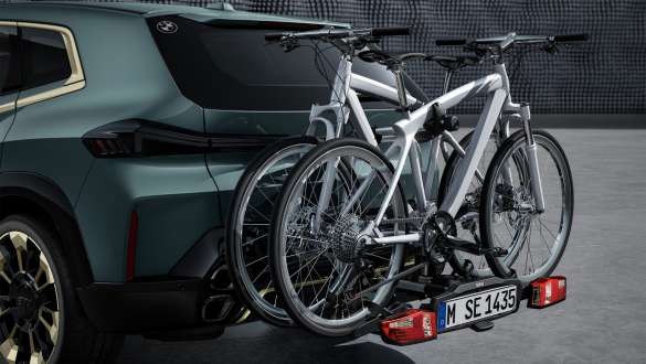 Gale tvirtinamas BMW Pro 2.0 dviračių laikiklis BMW XM G09 gale montuojamas dviračių laikiklis BMW Rear Bike Rack Pro 2.0