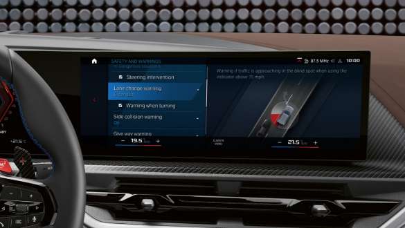 Driving Assistant Professional funkcija BMW XM G09 vairavimo asistentas Driving Assistant Professional