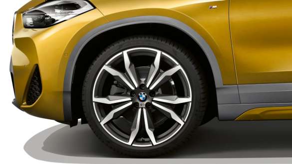 Ratų arkos, BMW X2 (F39) Ratų arkos, BMW X2 (F39) 2020 pilkos Brooklyn Grey spalvos, vaizdas iš šono
