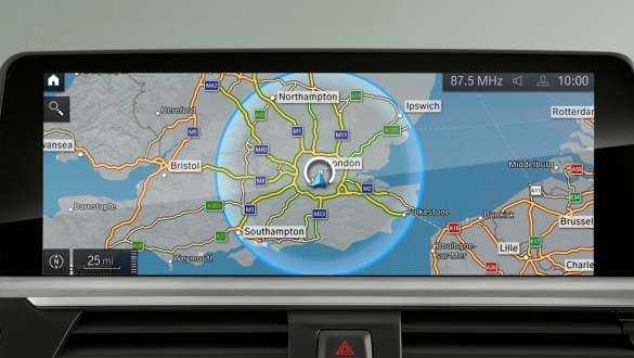 Įkraunamo hibridinio BMW X2 xDrive25e (F39) navigacijos sistema Įkraunamo hibridinio BMW X2 xDrive25e (F39) navigacijos sistemos vaizdas iš arti
