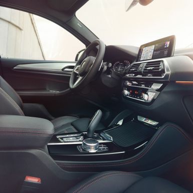 Aukštos kokybės interjero įranga BMW X4 Aukštos kokybės interjero įranga BMW X4 G02 2018 interjere