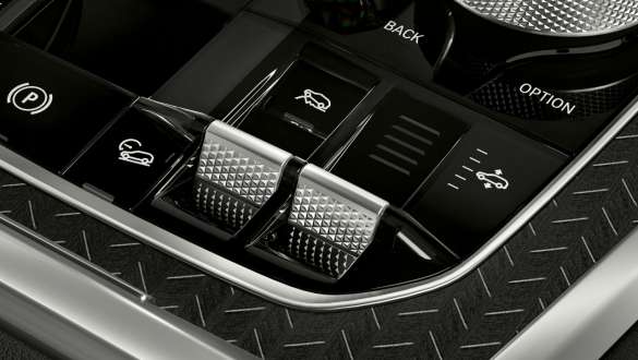<i>xOffroad</i> paketas, BMW X6 (G06) 2019 <i>xOffroad</i> paketas, BMW X6 (G06) 2019, pasirenkami bekelės režimai, vaizdas iš arti