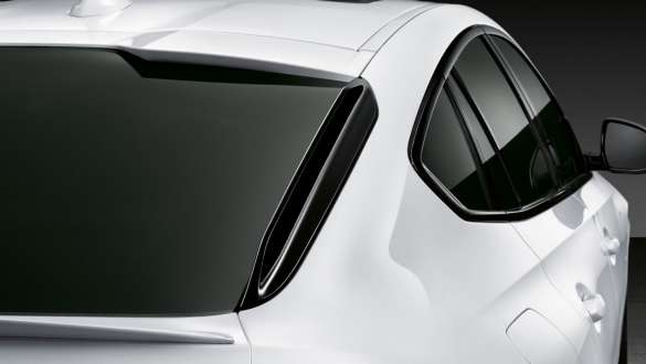 <i>M Performance</i> juodos blizgios spalvos galinio lango apdaila, BMW X6 (G06) 2019 <i>M Performance</i> juodos blizgios spalvos galinio lango apdaila, BMW X6 (G06) 2019