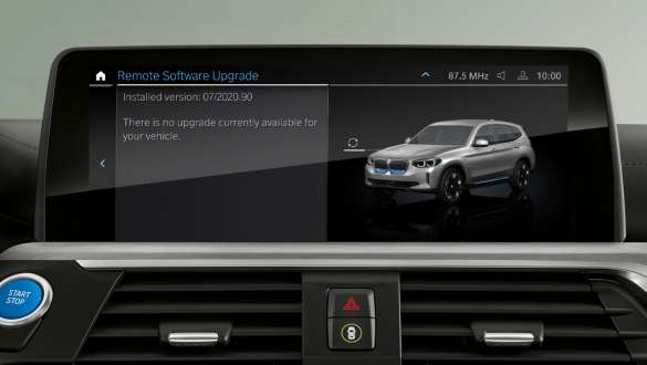 Nuotolinio programinės įrangos atnaujinimo funkcija BMW iX3 G08 Nuotolinio programinės įrangos atnaujinimo funkcija BMW iX3 2020 valdymo ekranas, interjeras