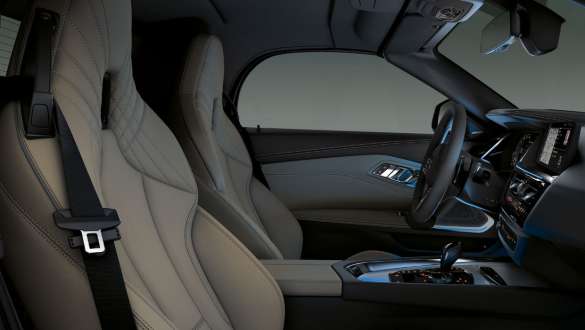 BMW Z4 Roadster vairuotojo erdvė BMW Z4 Roadster vairuotojo erdvė su aplinkos apšvietimu
