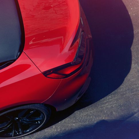 BMW Z4 Roadster galas ir galinis ratlankis BMW Z4 Roadster galinė dalis ir galiniai ratlankiai iš paukščio skrydžio