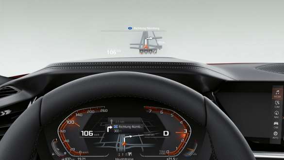 BMW Z4 Roadster (G29) vairuotojo erdvė BMW Z4 Roadster (G29) vairas, projekcinis ekranas ir valdymo ekranas