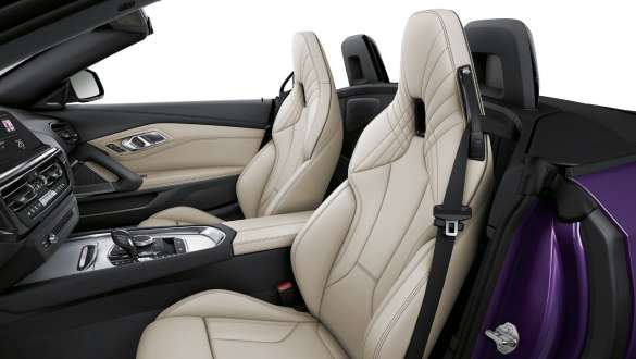 BMW Z4 G29 M sportinės vairuotojo ir priekinio keleivio sėdynės BMW Z4 G29 2022 M sportinės vairuotojo ir priekinio keleivio sėdynės