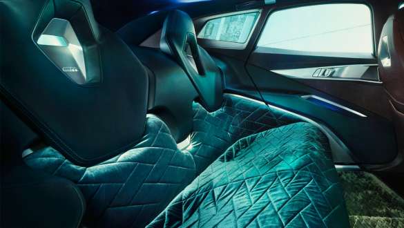 Koncepcinis BMW XM (G09) interjero gale vaizdas iš arti <i>Lounge</i> zona Koncepcinis BMW XM (G09) interjero gale vaizdas iš arti <i>Lounge</i> zona