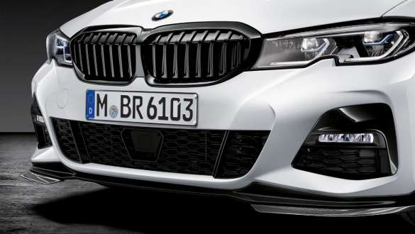 M itin blizgios juodos grotelės, BMW 3 serijos sedanas (G20) <i>M Performance Parts</i> M itin blizgios juodos grotelės, BMW 3 serijos sedanas (G20) <i>M Performance Parts</i> vaizdas iš arti