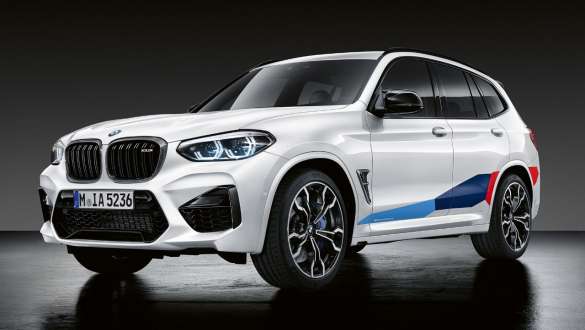 <i>M Performance Parts</i> dalys BMW X3 M (F97) <i>M Performance Parts</i> dalys, BMW X3 M (F97) trijų ketvirčių vaizdas iš priekio
