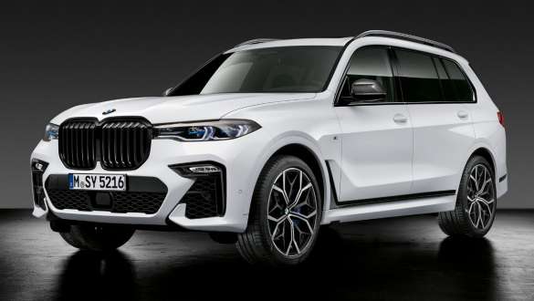 <i>M Performance Parts</i> dalys BMW X7 (G07) <i>M Performance Parts</i> dalys, BMW X7 (G07) trijų ketvirčių vaizdas iš priekio