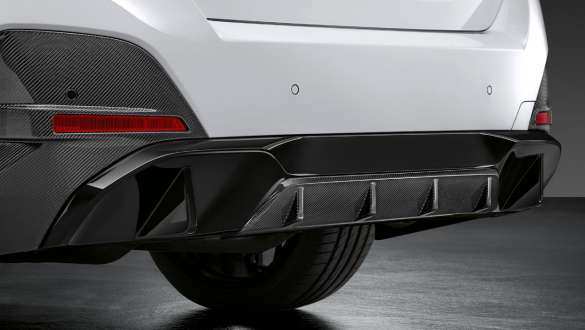 <i>M Performance</i> galinis difuzorius iš anglies pluošto, BMW i4 (G26) BEV M <i>Performance Parts</i> <i>M Performance</i> galinis difuzorius iš anglies pluošto, BMW i4 (G26) BEV M <i>Performance Parts</i> vaizdas iš arti