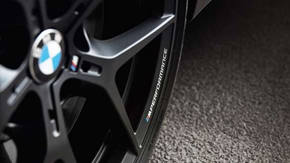 18 colių <i>M Performance</i> kaltiniai, matinės juodos <i>Jet Black</i> spalvos, <i>V-spoke Style 554 M</i> ratlankiai, BMW 1 serijos 128ti (F40) <i>M Performance Parts</i> 18 colių <i>M Performance</i> kaltiniai, matinės juodos <i>Jet Black</i> spalvos, <i>V-spoke Style 554 M</i> ratlankiai, BMW 1 serijos 128ti (F40) <i>M Performance Parts</i> vaizdas iš arti