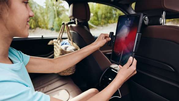 Travel & Comfort sistemos BMW apsauginis dėklas, skirtas 11 colių įstrižainės Apple iPad Pro™ įrenginiui BMW pavasario ir vasaros sezono aksesuarai, Travel & Comfort sistemos BMW apsauginis dėklas, skirtas 11 colių įstrižainės Apple iPad Pro™ įrenginiui