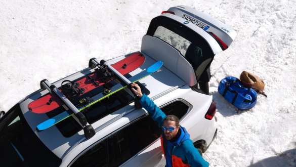 BMW slidžių ir snieglenčių laikiklis Originalūs BMW aksesuarai ir priedai rudens ir žiemos sezonui BMW slidžių ir snieglenčių laikiklis Originalūs BMW aksesuarai ir priedai rudens ir žiemos sezonui