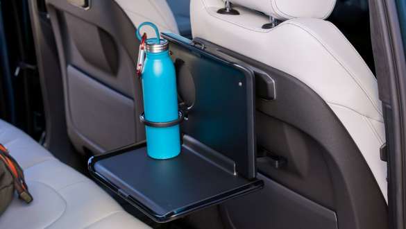 Travel & Comfort sistemos sulankstomas stalelis Originalūs BMW aksesuarai ir priedai rudens ir žiemos sezonui Travel & Comfort sistemos sulankstomas stalelis Originalūs BMW aksesuarai ir priedai rudens ir žiemos sezonui