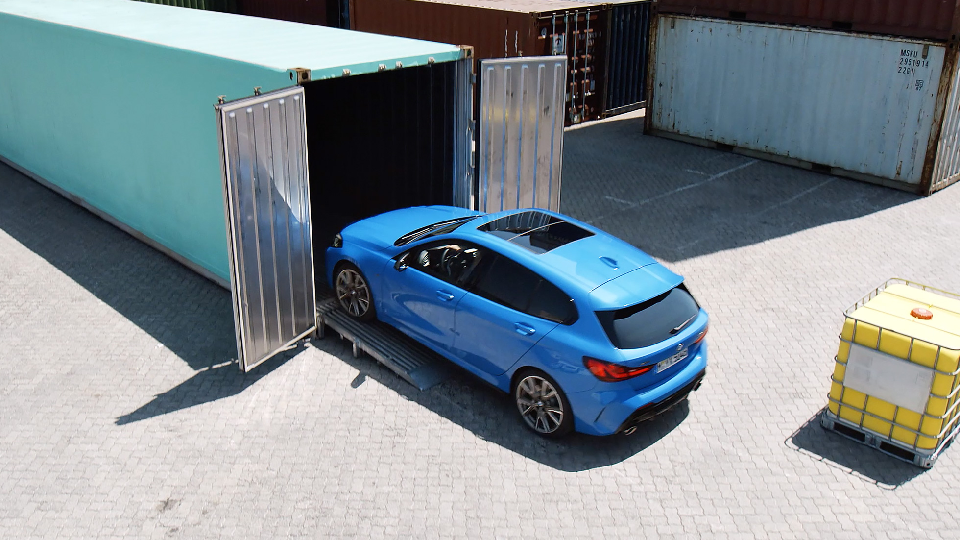 BMW 1 serijos Parkavimo asistentas BMW 1 serijos Parkavimo asistentas su atbulinės eigos asistentu