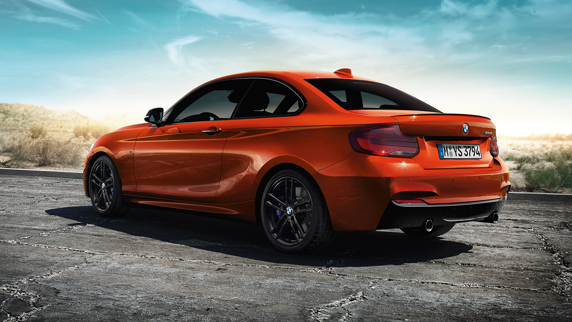 BMW 2 serijos Coupé, trijų ketvirčių vaizdas iš galo BMW 2 serijos Coupé, trijų ketvirčių vaizdas iš galo