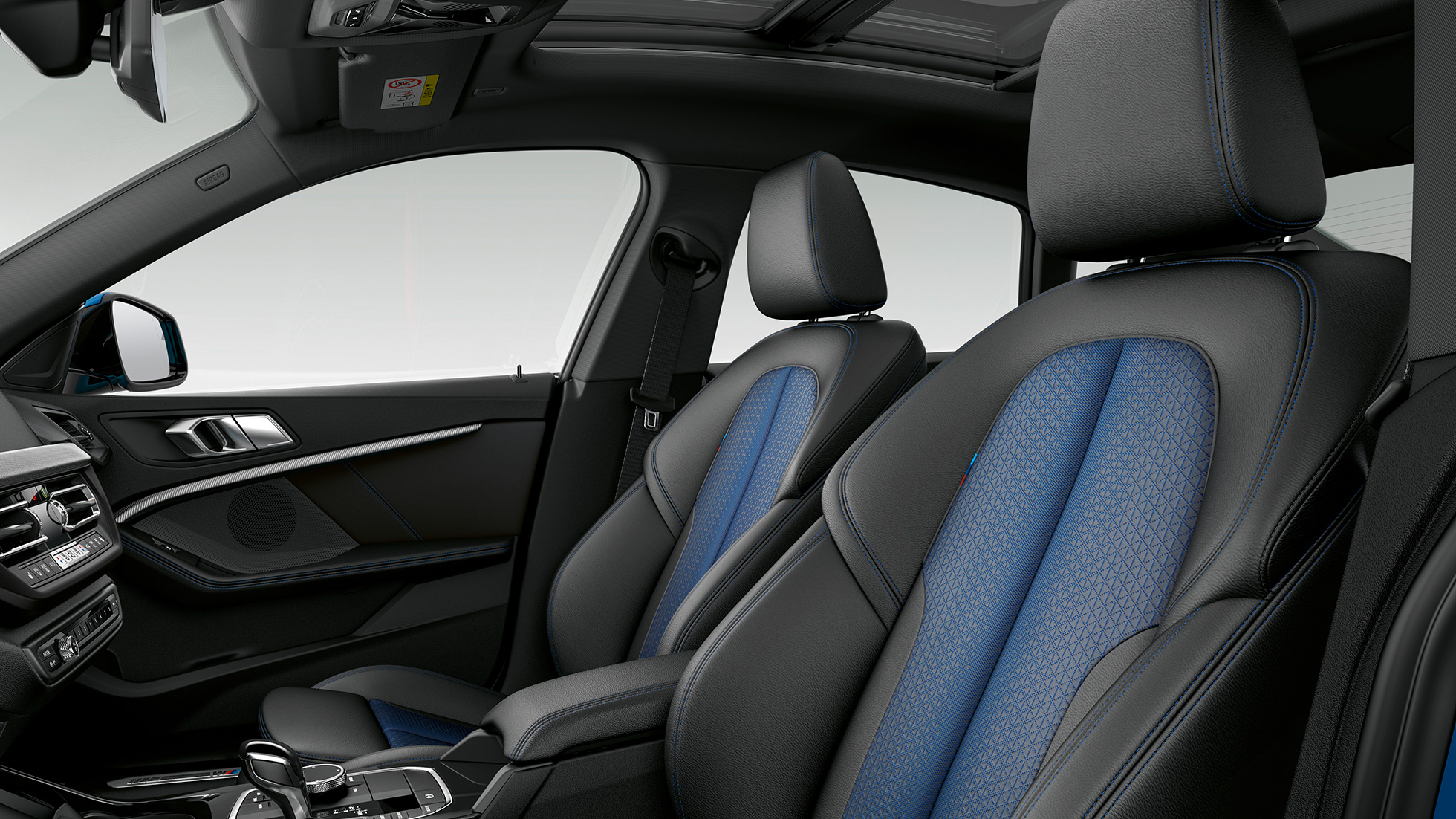 Sportinės Trigon Sensatec juodos sėdynės BMW 2 serijos Gran kupė Model M Sport serija Sportinės Trigon Sensatec juodos spalvos sėdynės BMW 2 serijos Gran kupė modelis M Sport F44 interjeras