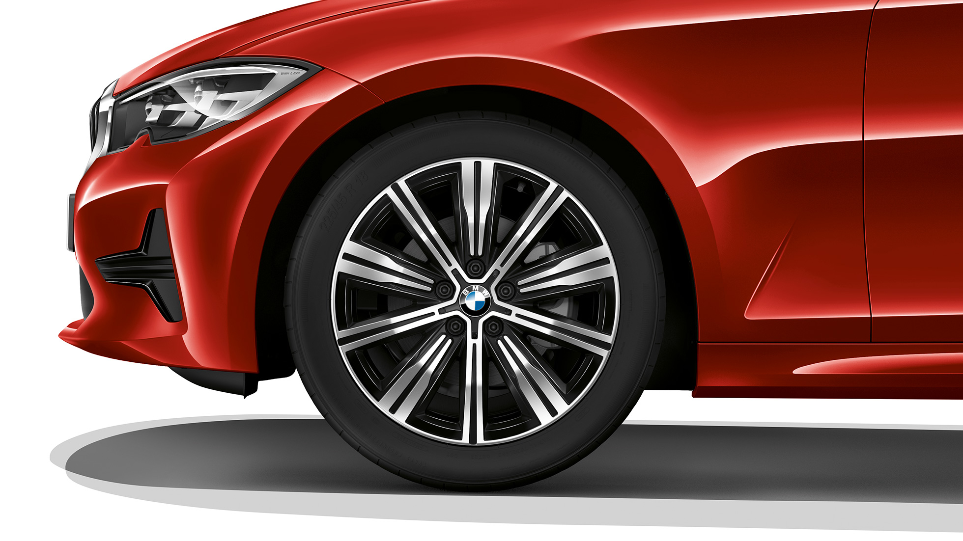 BMW 3 serijos sedanas, Advantage modelio lengvojo lydinio ratlankis BMW 3 serijos sedano su Advantage modelio funkcijomis priartintas lengvojo lydinio ratlankio vaizdas