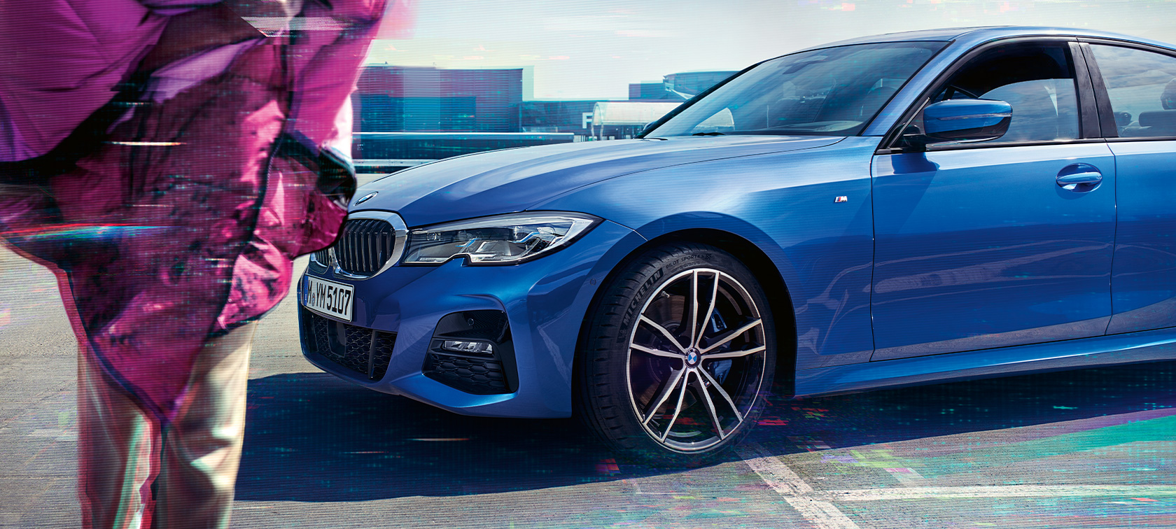 Pagalbos vairuotojui sistemos, sąsaja su automobiliu, BMW 3 serijos sedanas BMW 3 serijos sedanas BMW 330i pagalbos vairuotojui sistemos, sąsaja su automobiliu
