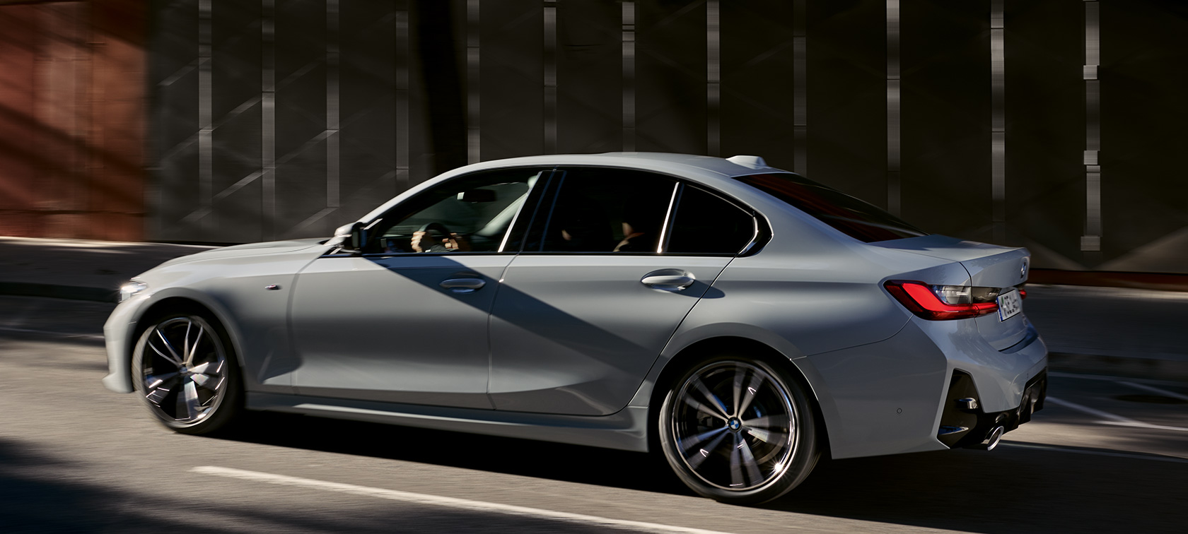 Vaizdo įrašas apie BMW 3 serijos sedano LCI G20 eksterjero dizainą Vaizdo įrašas apie BMW 3 serijos sedano LCI G20 eksterjero dizainą