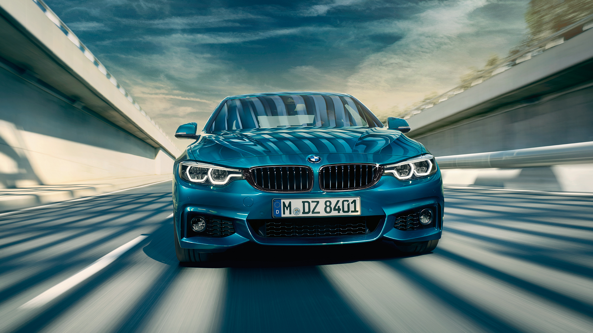 BMW 4 serijos Coupé, stovinčio automobilio vaizdas iš priekio BMW 4 serijos Coupé, stovinčio automobilio vaizdas iš priekio