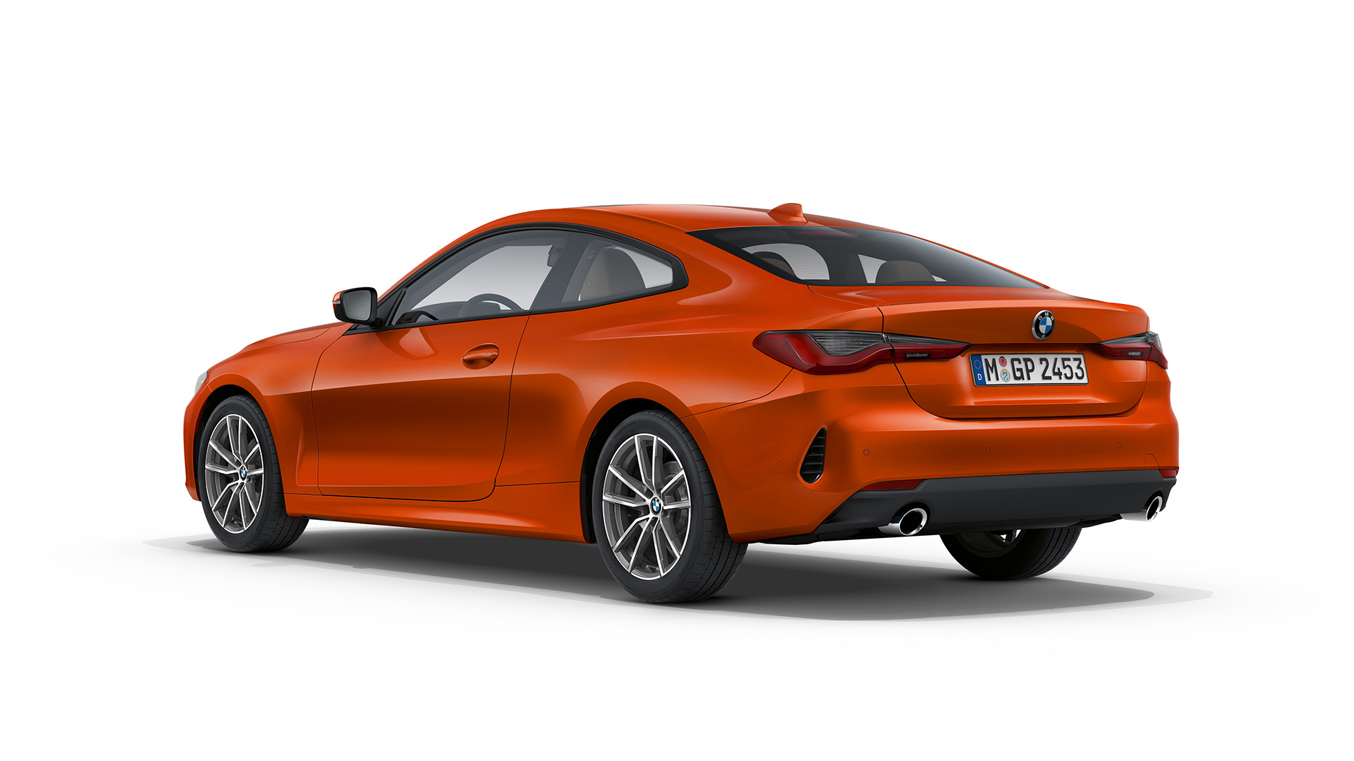 Trijų ketvirčių vaizdas iš galo, BMW 4 serijos kupė G22 2020 bazinės komplektacijos BMW 4 serijos kupė G22 2020 bazinės komplektacijos, Sunset Orange metaliko spalvos, trijų ketvirčių vaizdas iš galo