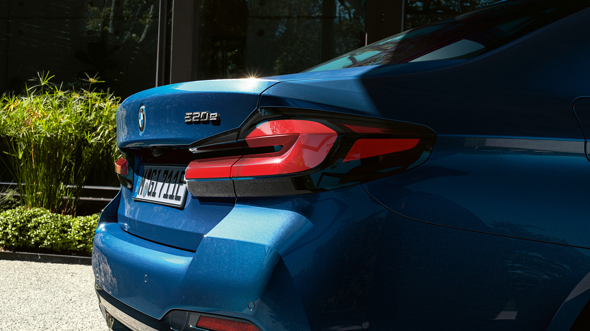 3D galiniai žibintai BMW 5 serijos sedanas G30 3D galiniai žibintai, BMW 5 serijos sedanas G30 Facelift 2020, mėlynos Phytonic Blue spalvos, priartintas vaizdas iš galo