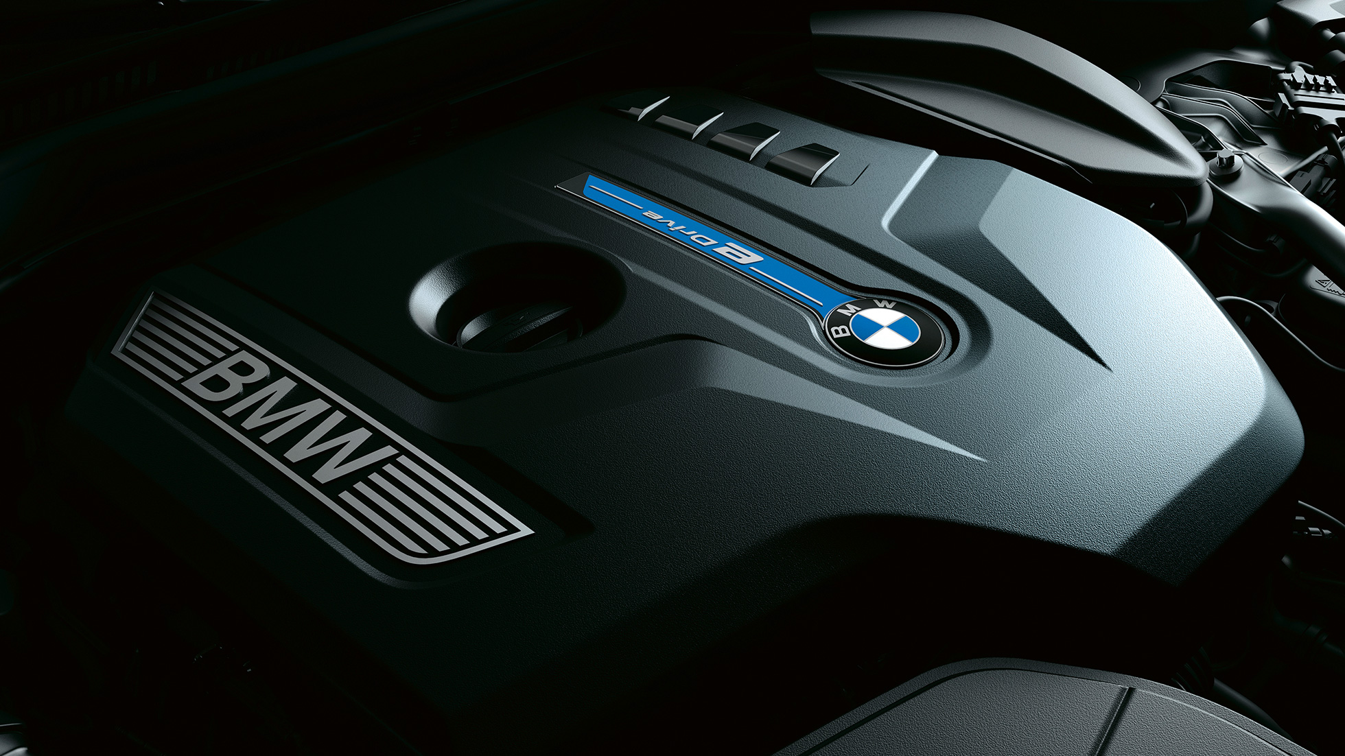 BMW 530e įkraunamas hibridas G30 BMW 5 serijos sedano 530e įkraunamo hibrido G30 variklis