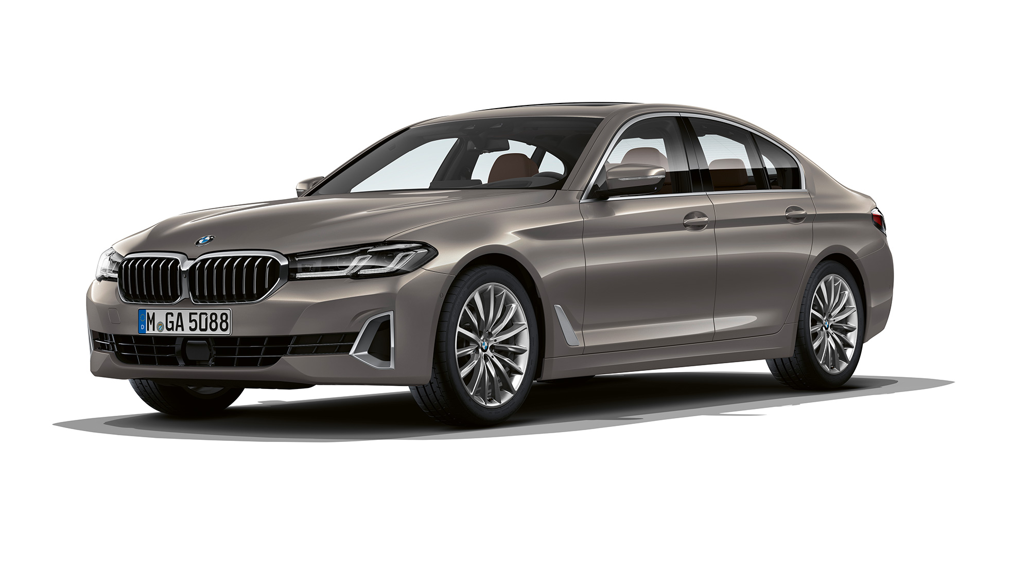 BMW 5 serijos sedanas G30 Luxury, vaizdas iš priekio BMW 5 serijos sedanas 520d xDrive G30 Luxury Line, pilkos Bernina Grey spalvos, trijų ketvirčių vaizdas iš priekio