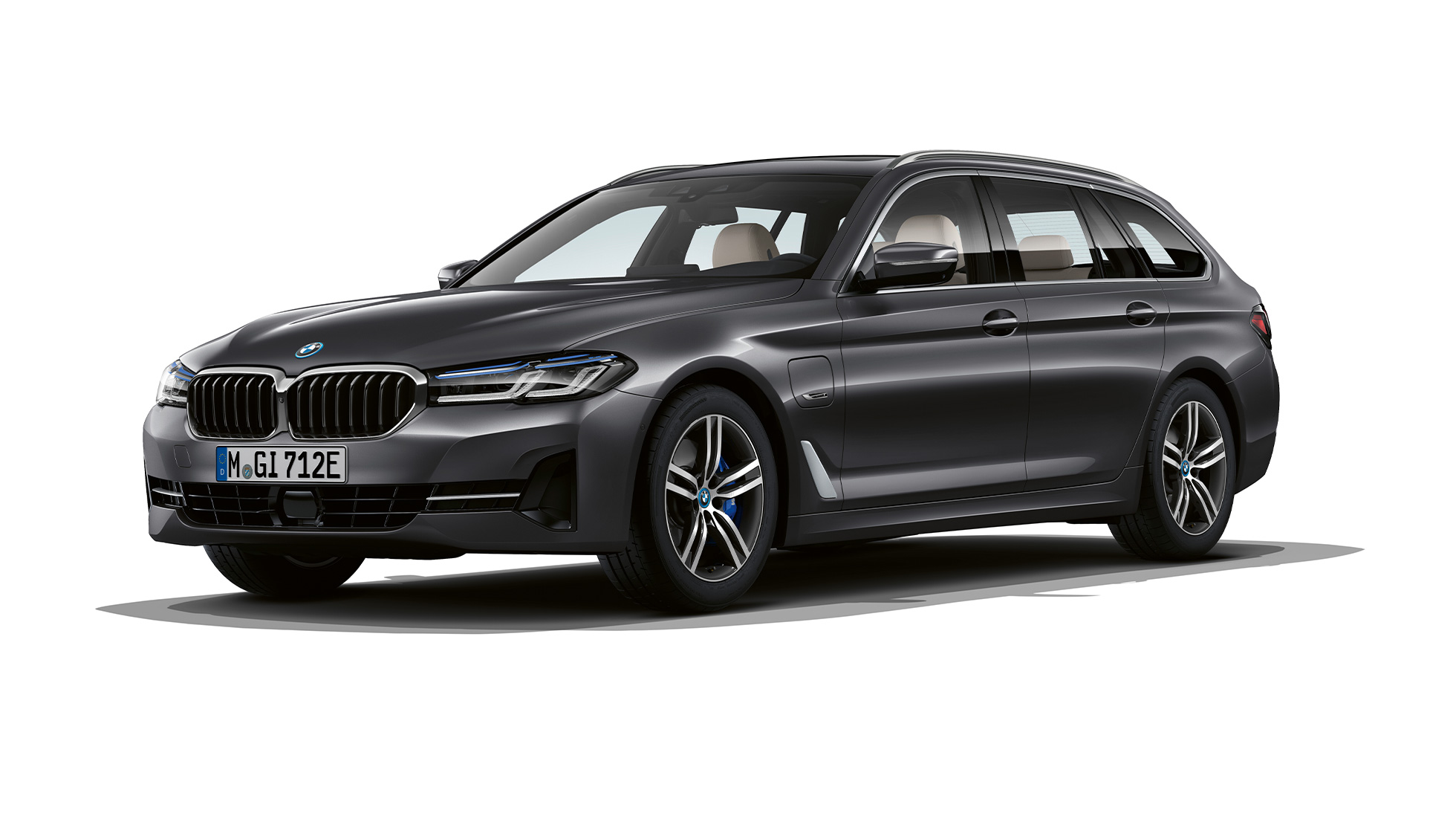 BMW 5 serijos Touring 530i G31 2020 bazinės komplektacijos pilkos vaizdas iš priekio BMW 5 serijos Touring 530i G31 2020 bazinės komplektacijos pilkos Sophisto Grey spalvos trijų ketvirčių vaizdas iš priekio