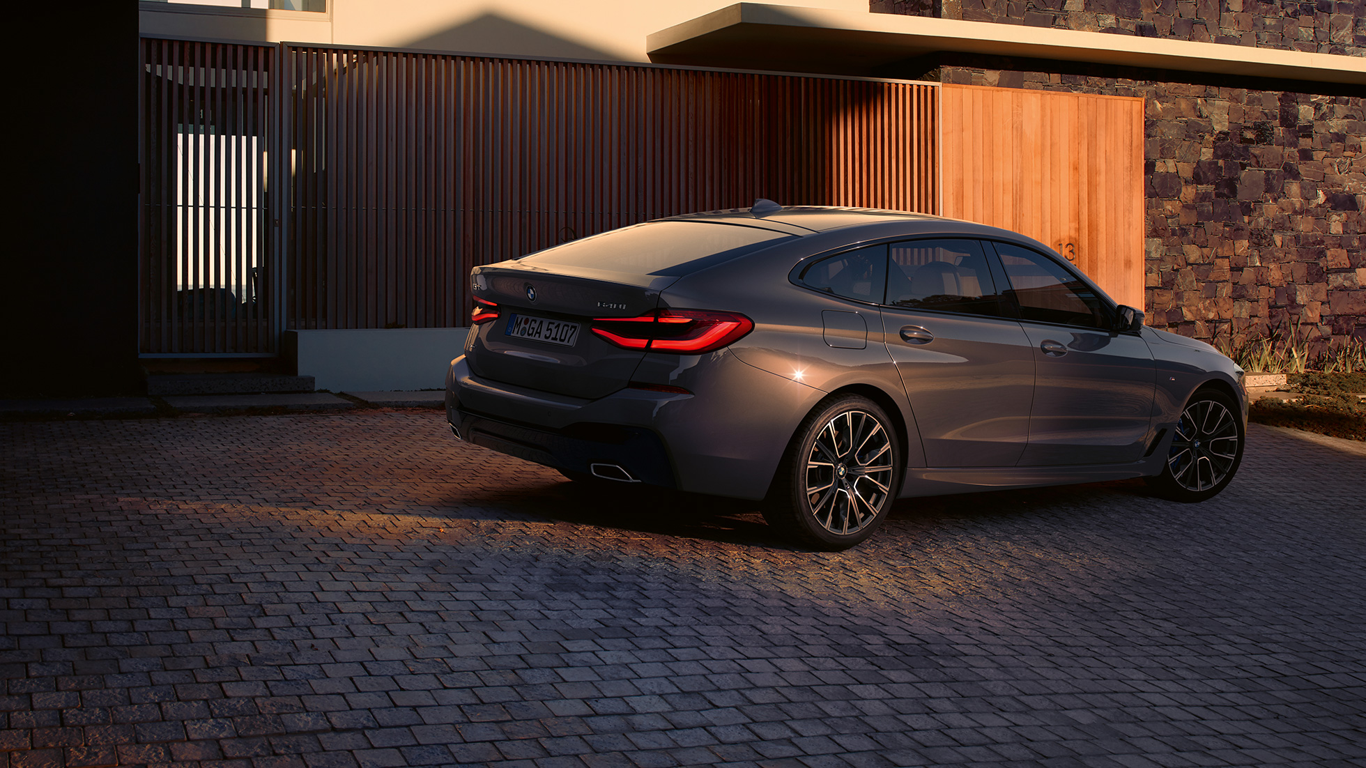 BMW 6 serijos Gran Turismo G32 2020 galinės dalies dizainas Galinės dalies dizainas, BMW 6 serijos Gran Turismo 640i xDrive G32 2020 pilkos Bernina Grey spalvos, vaizdas iš galo