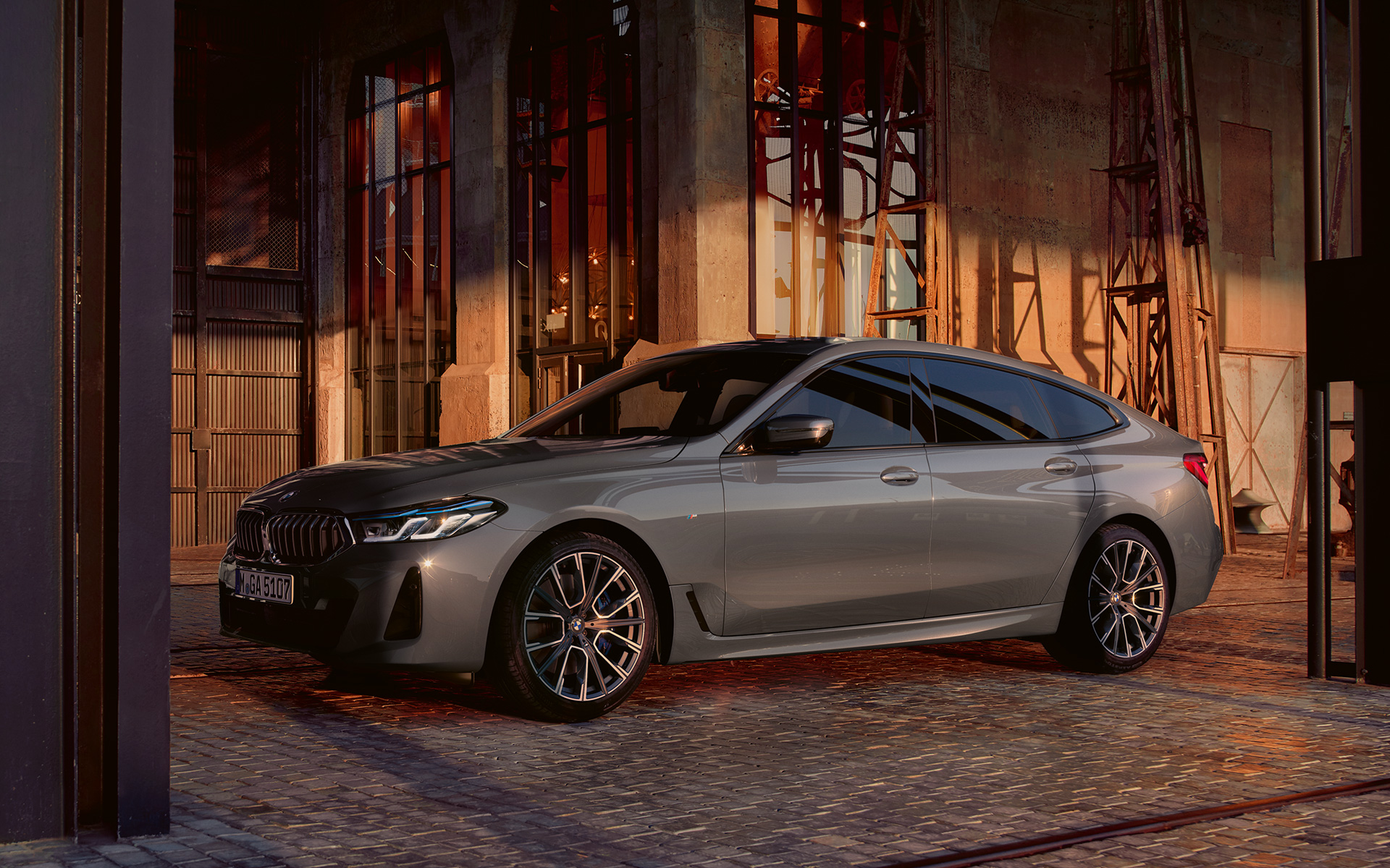 Siluetas, BMW 6 serijos Gran Turismo (G32) 2020 BMW 6 serijos Gran Turismo 640i xDrive (G32) 2020, pilkos Bernina Grey spalvos, vaizdas iš šono