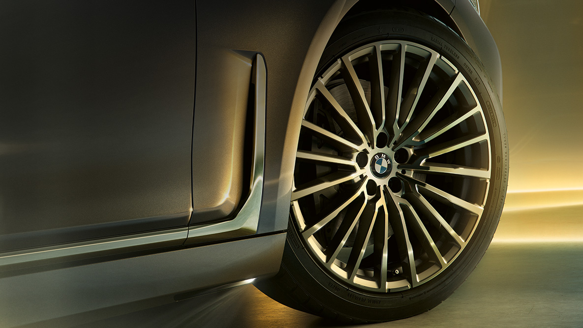 BMW 7 serijos sedano (G11 G12) 2019 lengvojo lydinio ratlankiai BMW 7 serijos sedanas (G11 G12) 2019 pilkos Bernina Grey spalvos su tviskančio gintaro efektu, lengvojo lydinio ratlankiai Multi-spoke styling