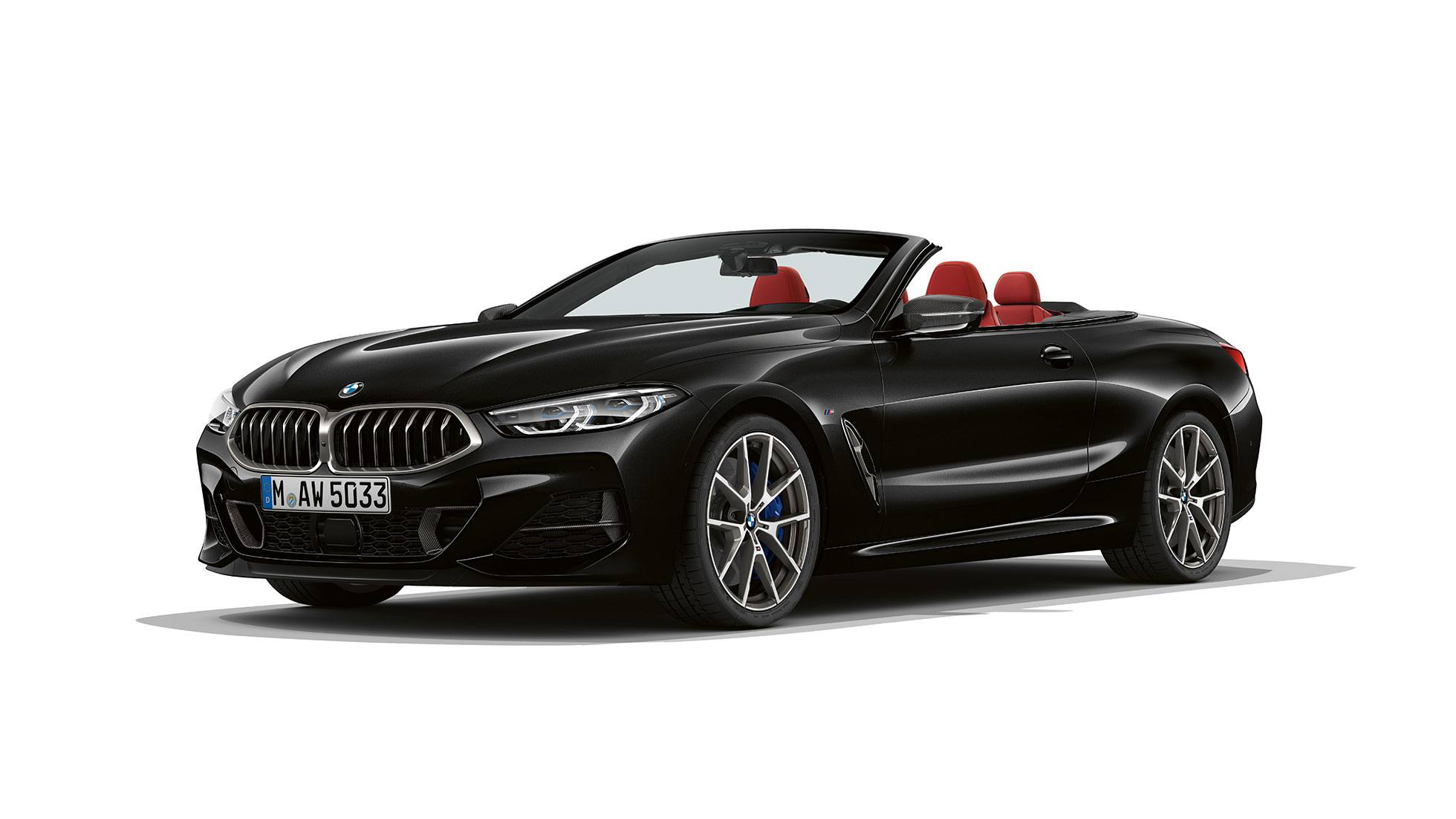 BMW M850i xDrive, „Carbon Black“ juodas metalikas, trijų ketvirčių vaizdas iš priekio. BMW M850i xDrive, „Carbon Black“ juodas metalikas, trijų ketvirčių vaizdas iš priekio.