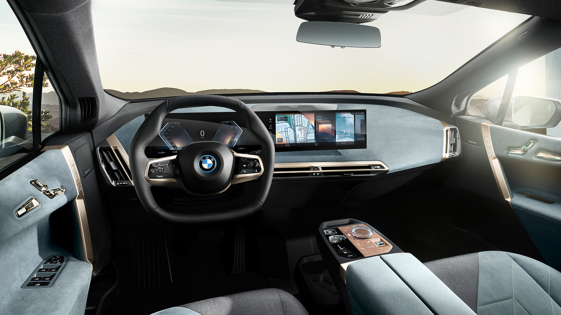 BMW iX vairuotojo erdvė, interjeras BMW iX i20 vairuotojo erdvė, interjeras