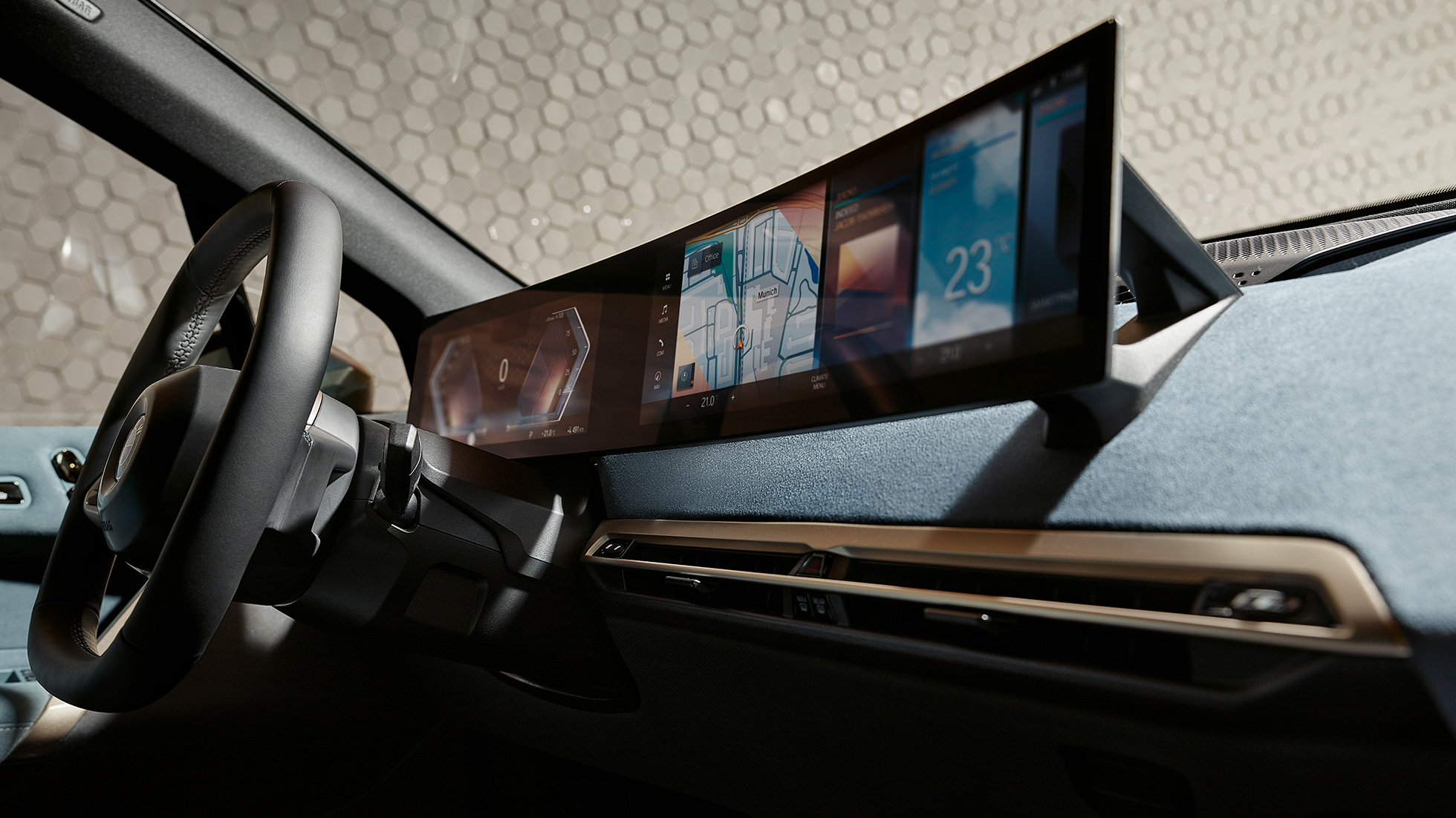 BMW iX i20 interjeras, vartotojo sąsaja iDrive, vairuotojo erdvė Stonegrey BMW iX i20 interjeras, vartotojo sąsaja iDrive, vairuotojo erdvė Stonegrey