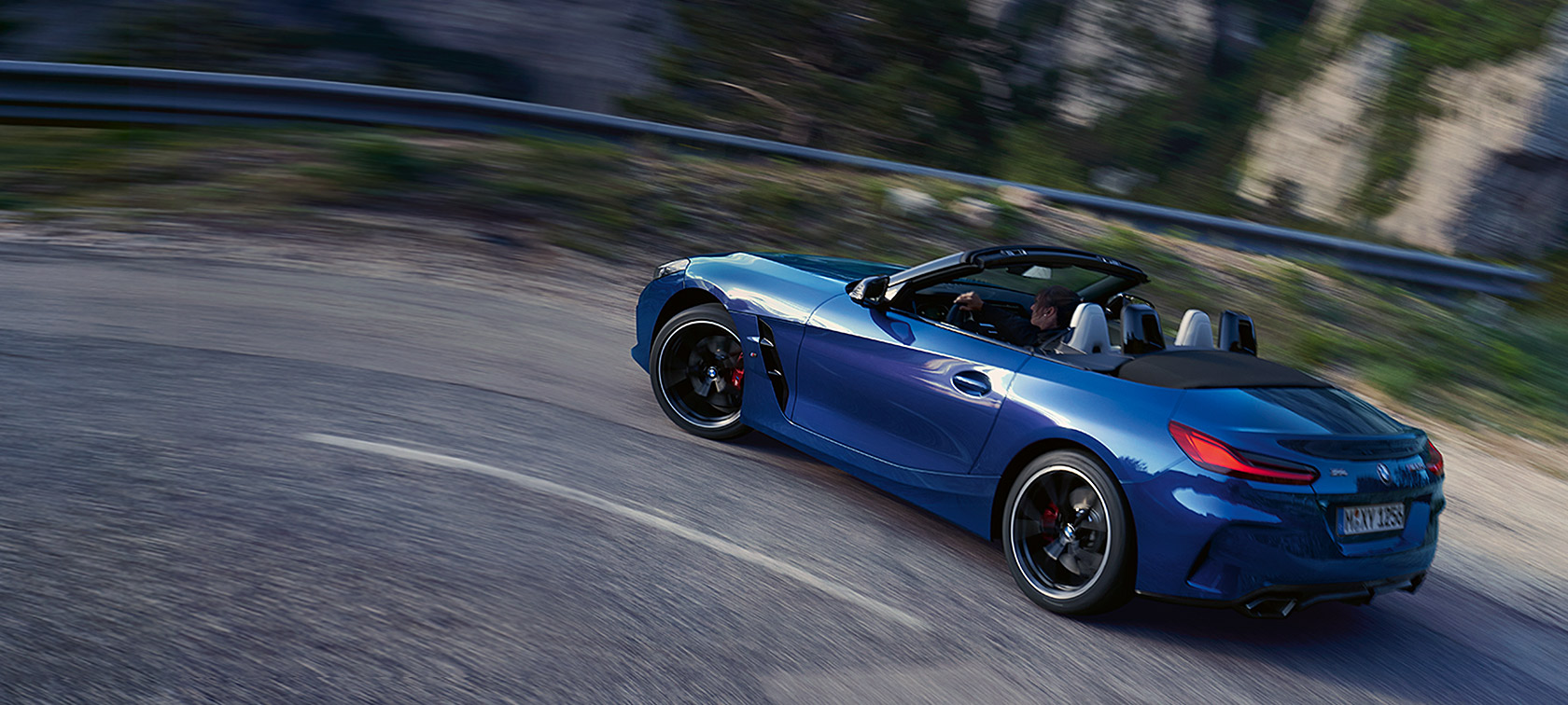BMW M40i G29 (2022) mėlynos Portimao Blue spalvos