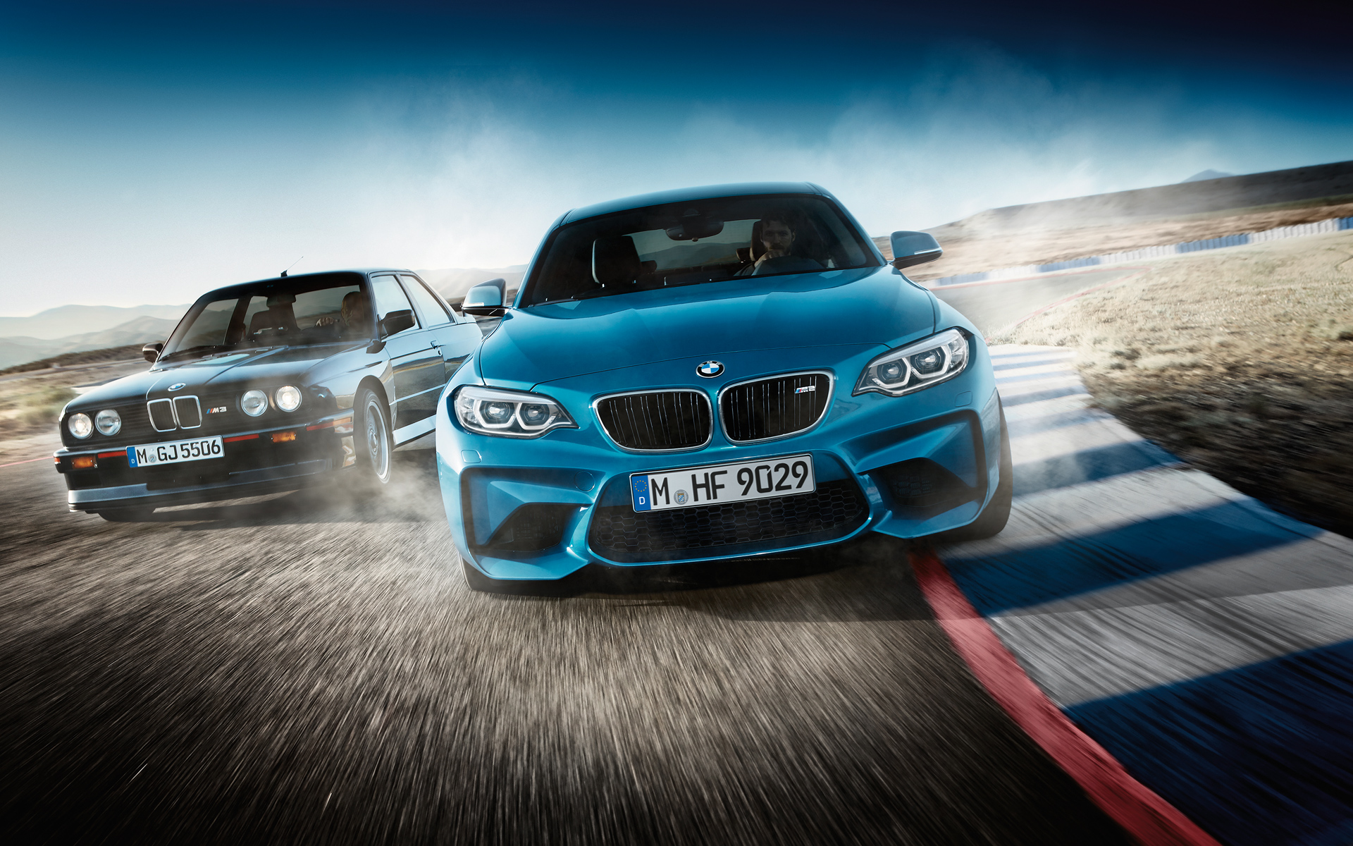 Šis BMW puikiai tinka greitai važiuoti kelio tiesiosiose ir sportiškai manevruoti posūkiuose. Šis BMW puikiai tinka greitai važiuoti kelio tiesiosiose ir sportiškai manevruoti posūkiuose.