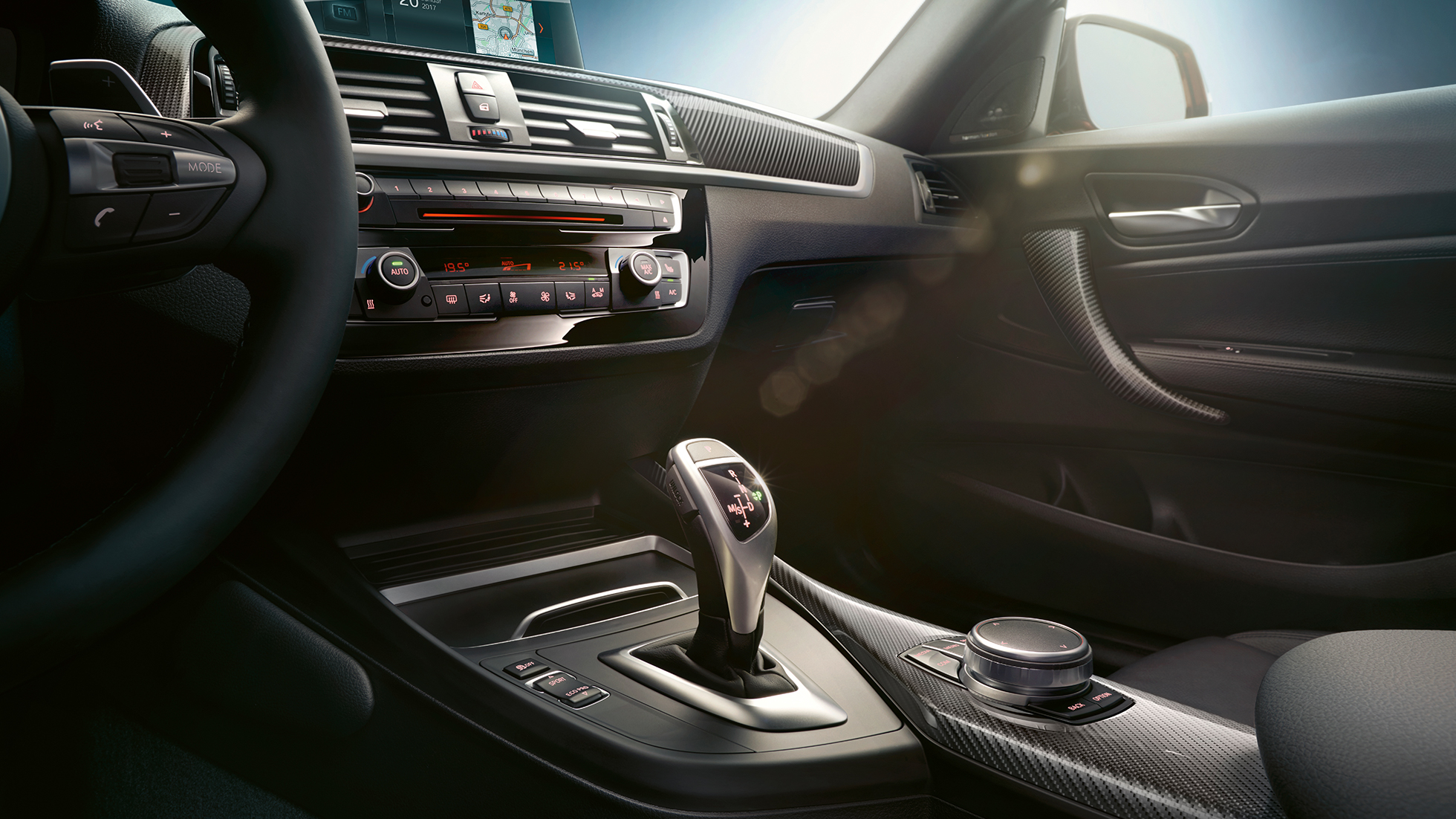 Pavarų svirtis BMW M240i kupė Pavarų svirtis BMW M240i kupė F22 2017 interjeras