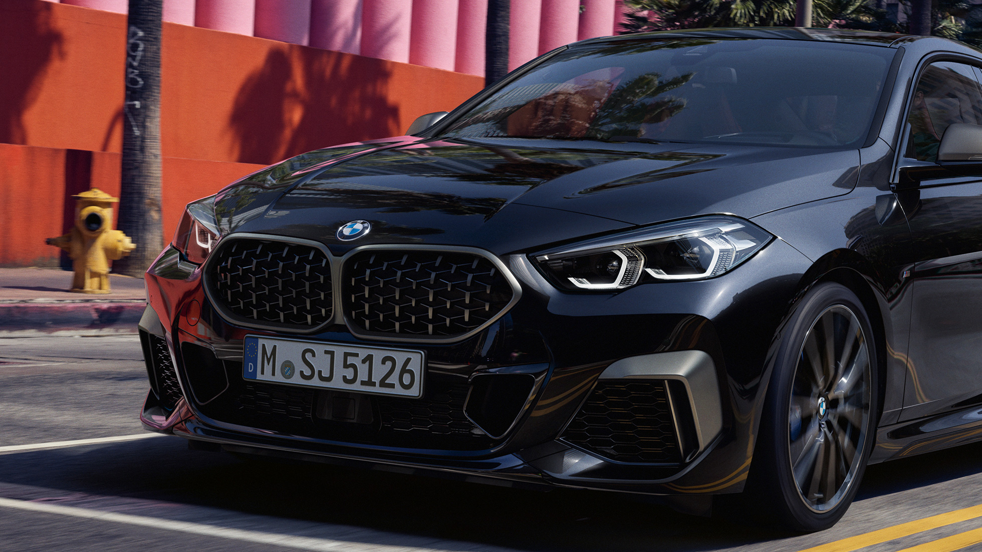 Eksterjero dizainas BMW M235i xDrive Gran kupė Eksterjero dizainas BMW M235i xDrive Gran kupė 2020 Black Sapphire juodo metaliko spalvos F44 vaizdas iš priekio