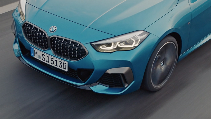 Videoklipas apie BMW M235i xDrive Gran kupė Videoklipas BMW M235i xDrive Gran kupė 2020 Black Sapphire juodo metaliko spalvos F44