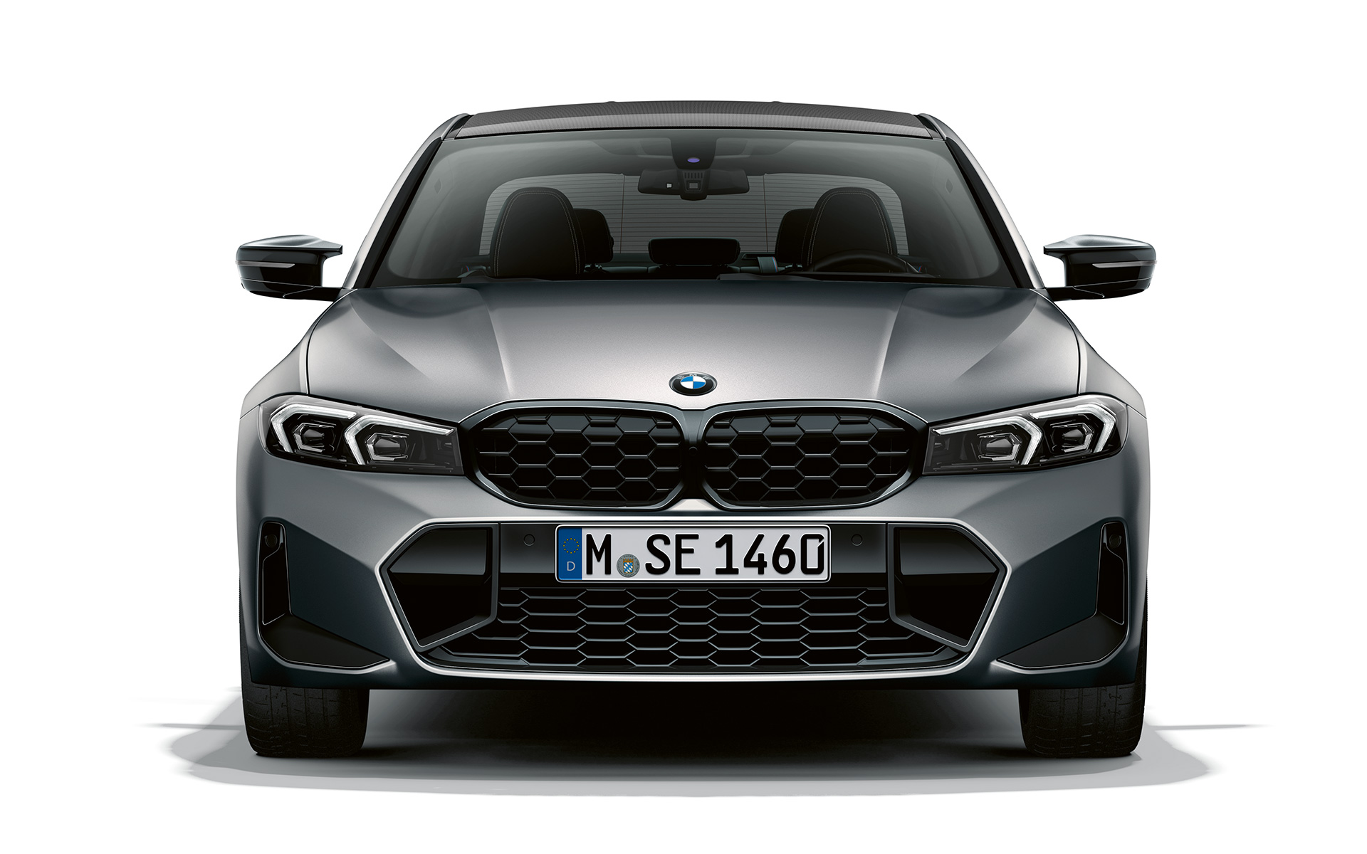 BMW priekinių grotelių vaizdas su stačiakampiais elementais BMW M340i xDrive sedanas G20 BMW M340i xDrive sedano G20 BMW Individual pilkos Frozen Pure Grey metalizuotos spalvos BMW priekinių grotelių vaizdas