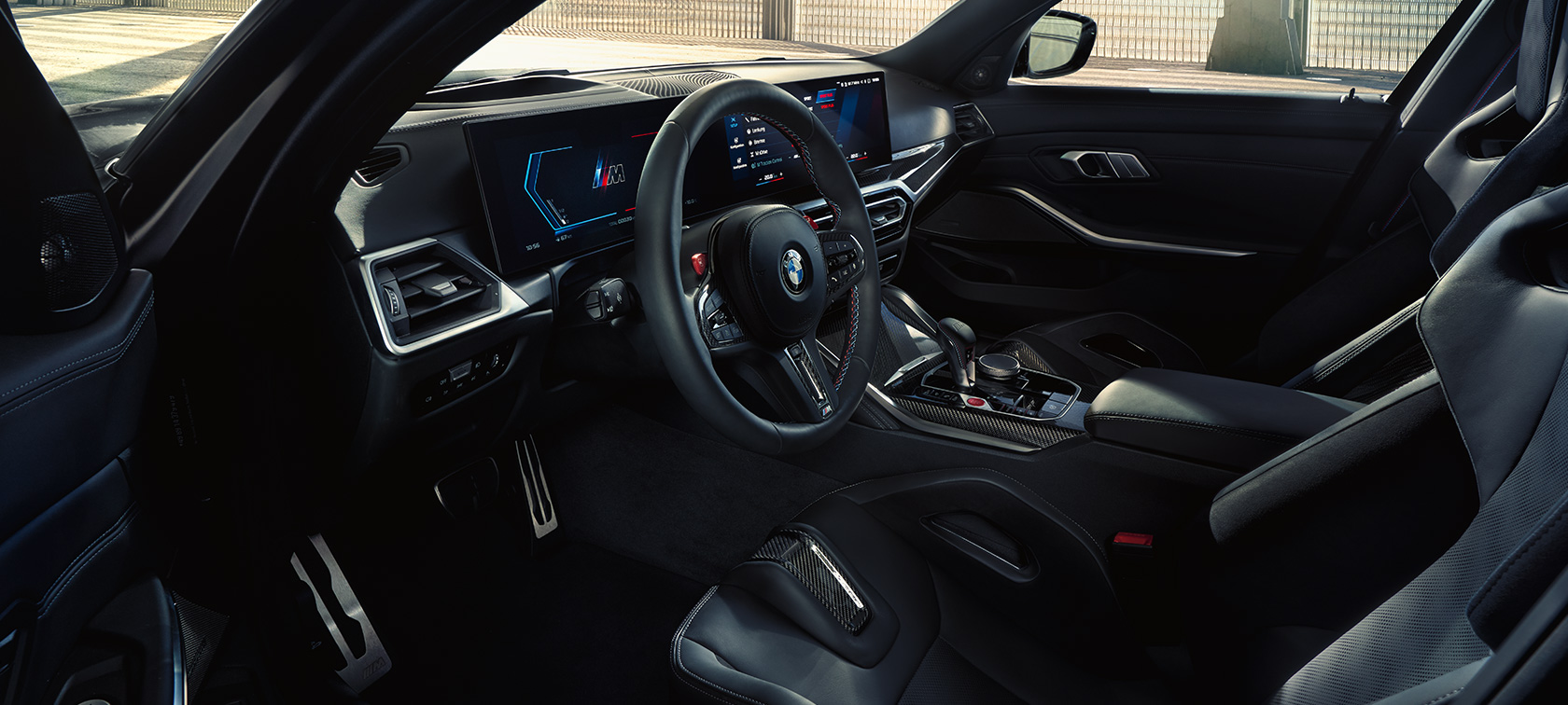 Vairuotojo erdvė BMW 3 serijos M Touring BMW 3 serijos M Touring vairuotojo erdvės interjeras